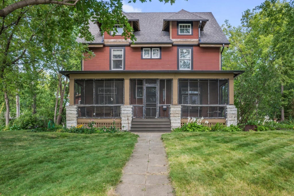 210 Lake Boulevard S, Buffalo