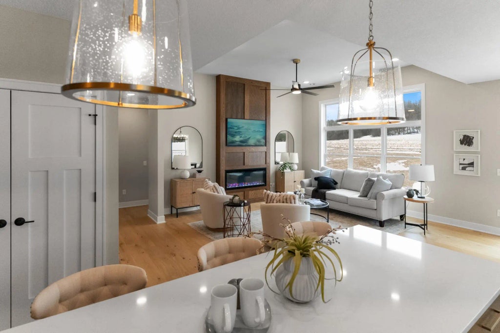 425 Ford Street E, Northfield