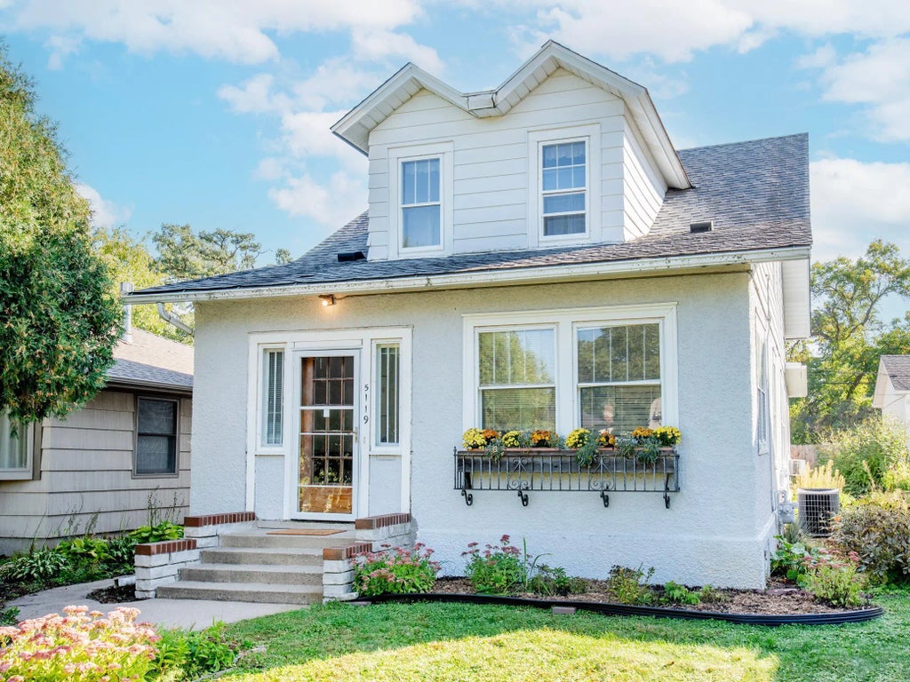 5119 Thomas Avenue S, Minneapolis