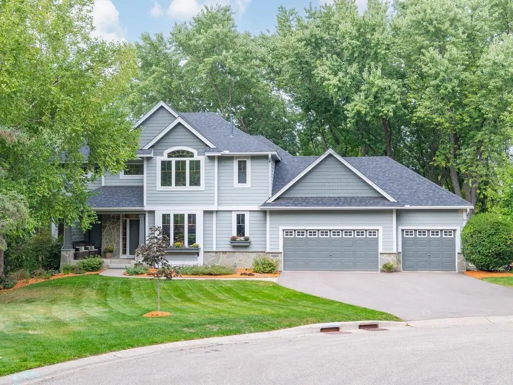 15091 Amur Hill Lane, Eden Prairie