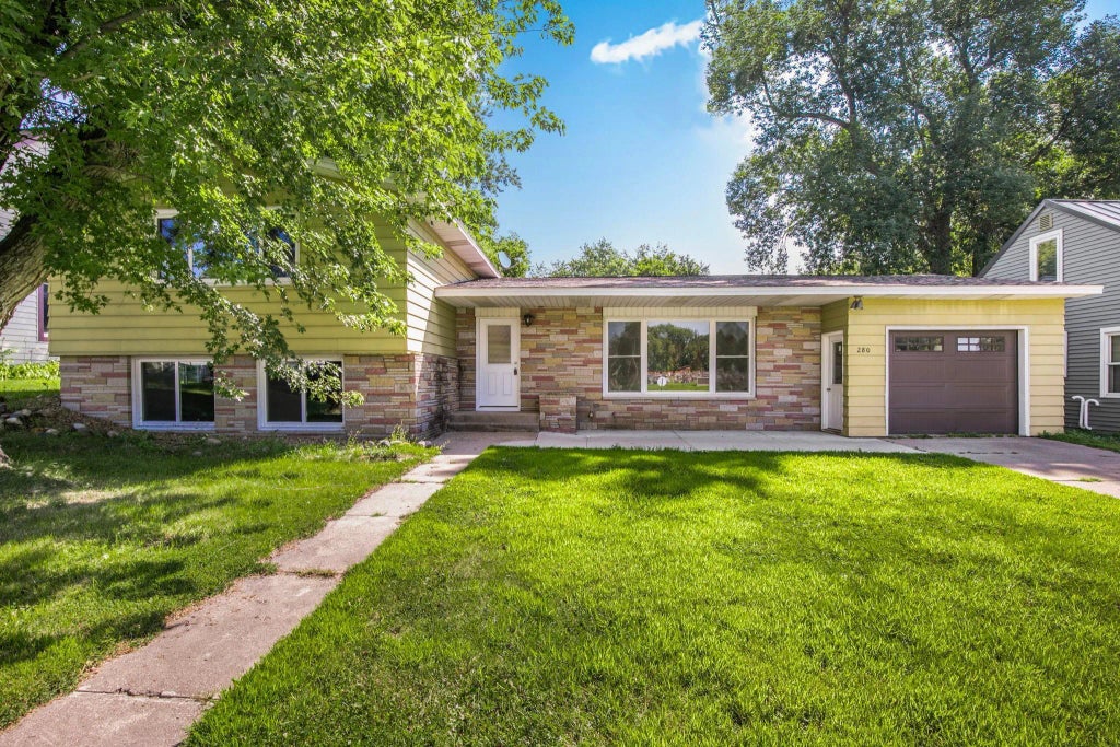 280 Meeker Avenue S, Watkins