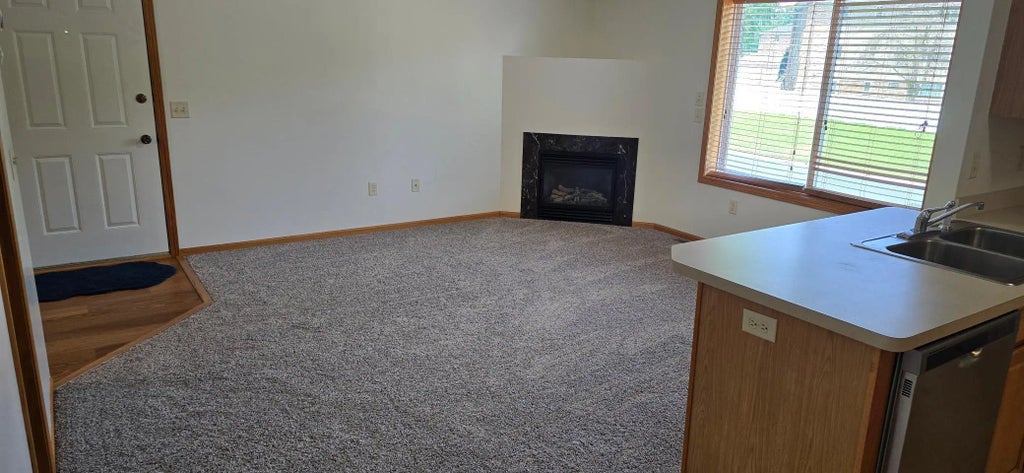 5299 Manchester Drive 1, Maple Plain