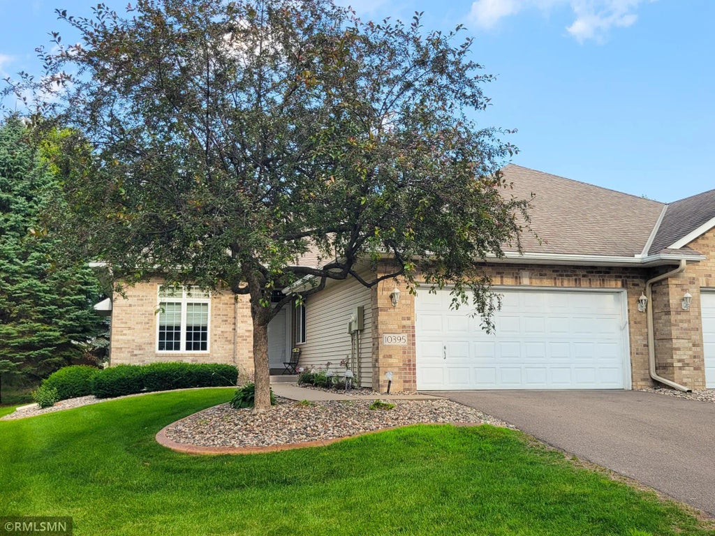 10395 Lancaster Cove, Woodbury