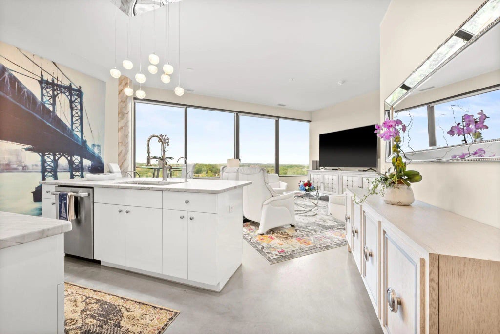 5601 Smetana Drive 918, Minnetonka