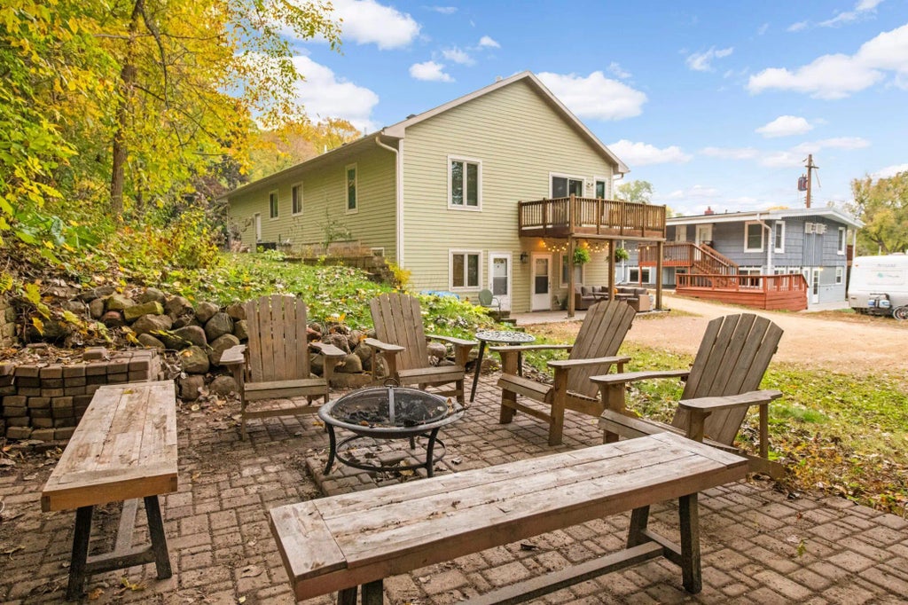 360 E Street, Mendota