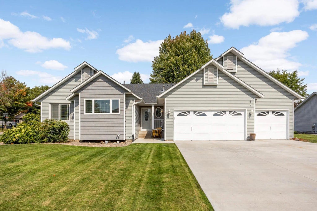 13796 55th Street N, Oak Park Heights