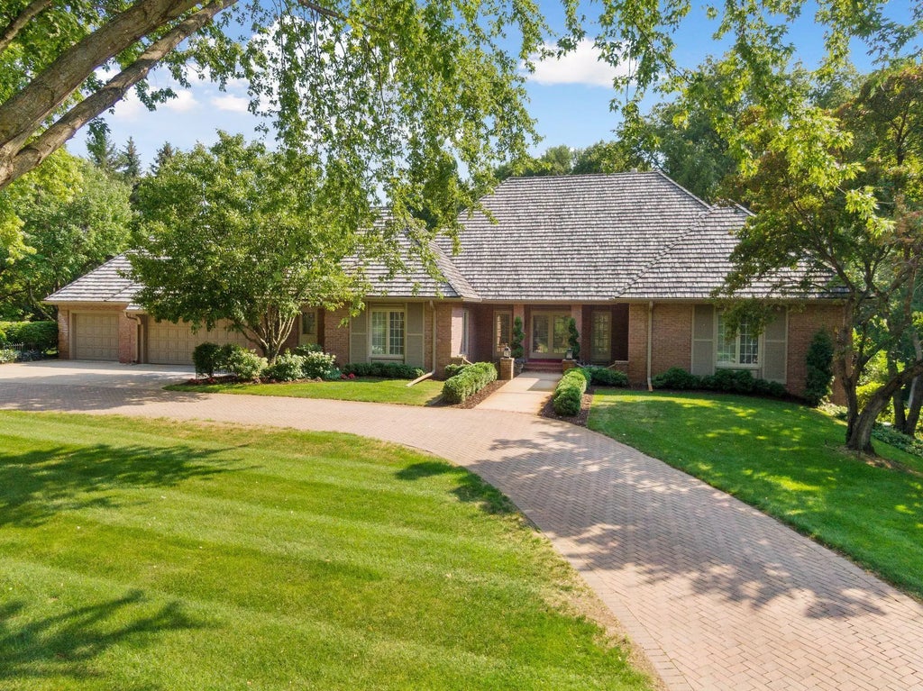 1250 French Creek Drive, Wayzata