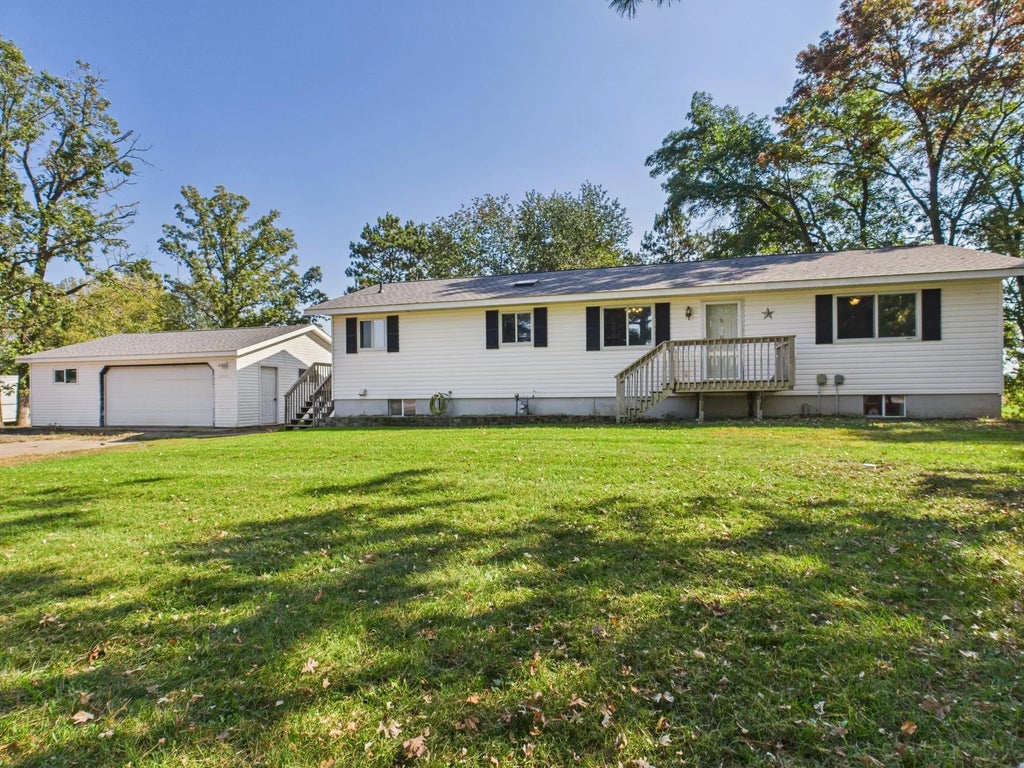 40867 Forest Boulevard, North Branch