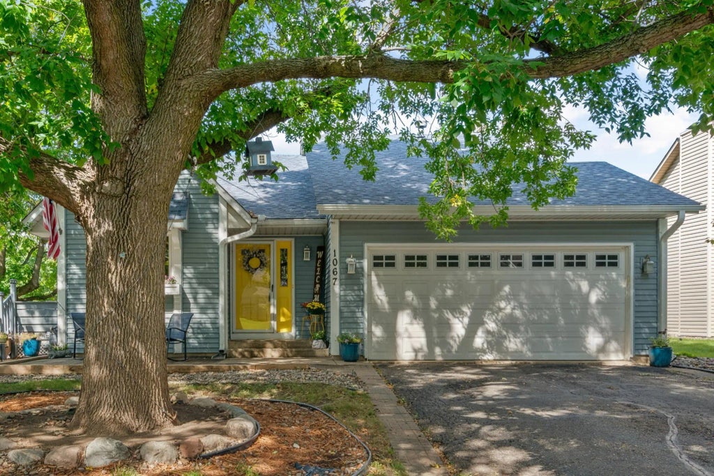 1067 Hummingbird Lane, Eagan