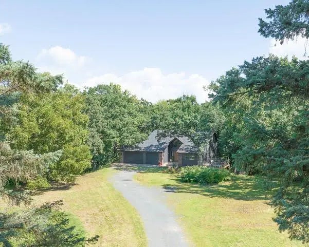 1094 Golden Oaks Lane, Saint Joseph Twp