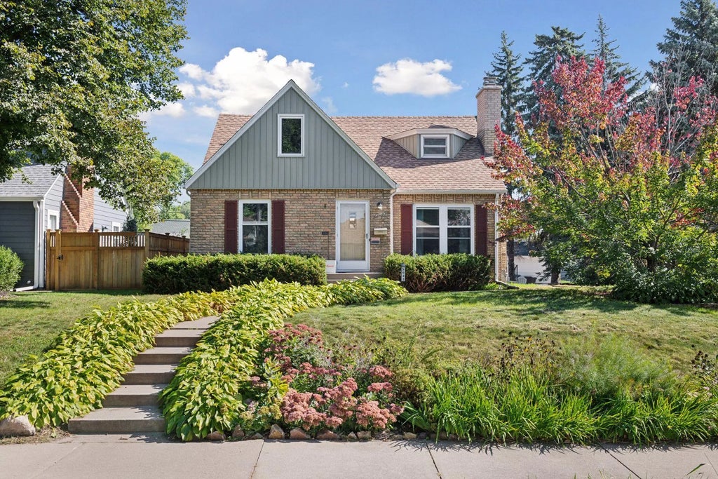 5933 Elliot Avenue, Minneapolis