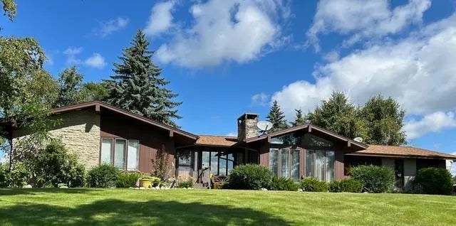 919 N Main Street, Starbuck