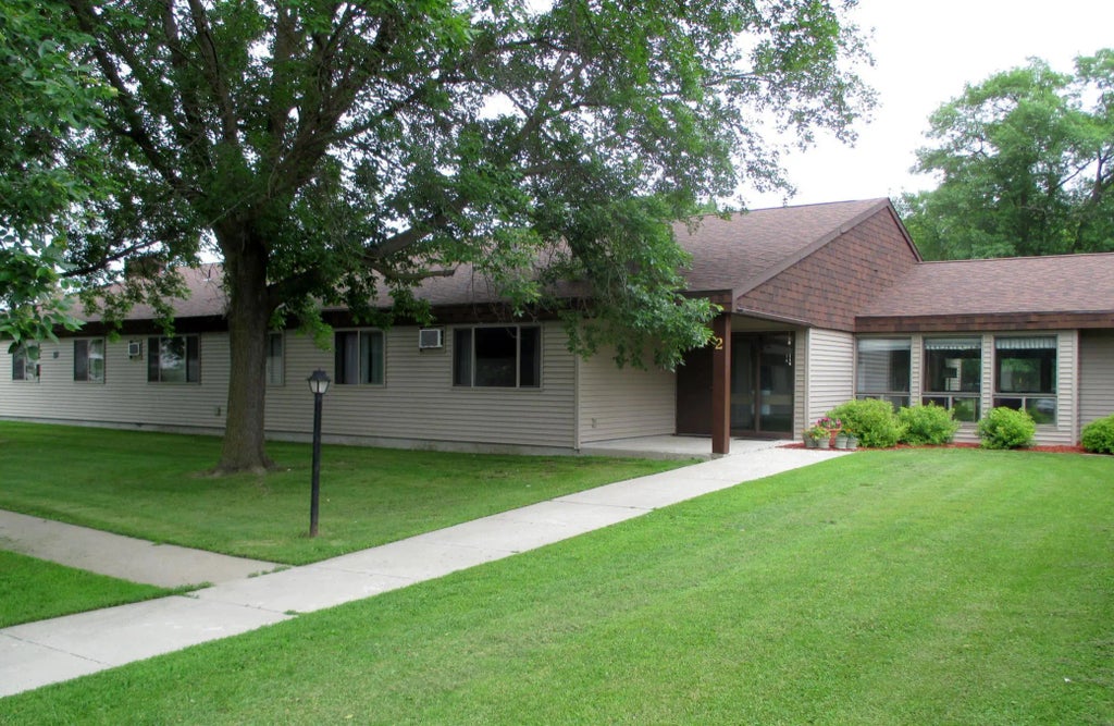 102 Edgewood Street #04, New York Mills