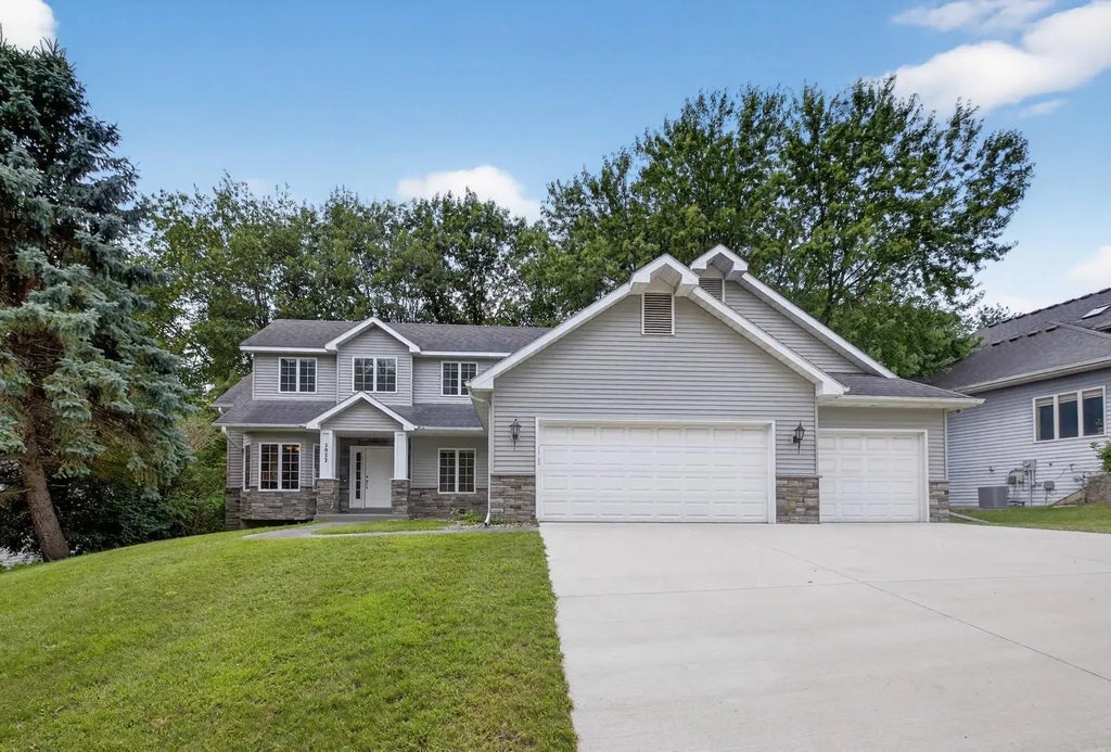 2032 Fox Valley Drive Sw, Rochester