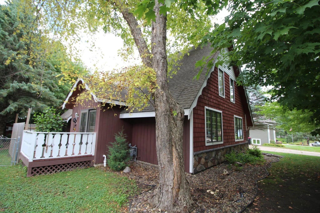 2351 Hallquist Avenue, Red Wing