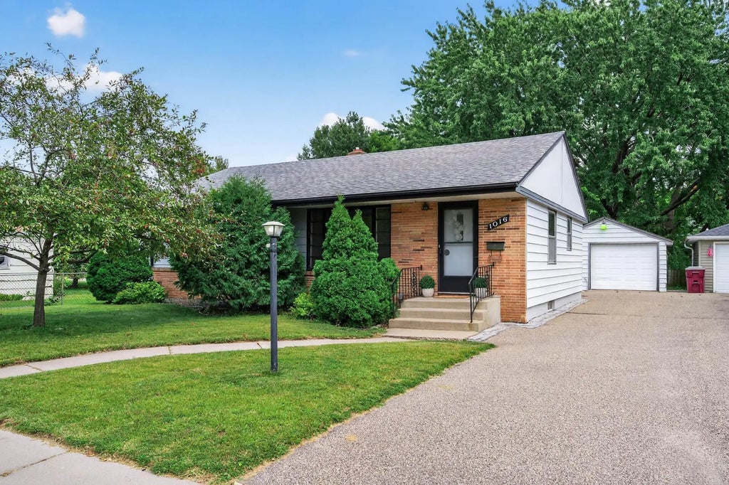 1016 Bidwell Street, West Saint Paul