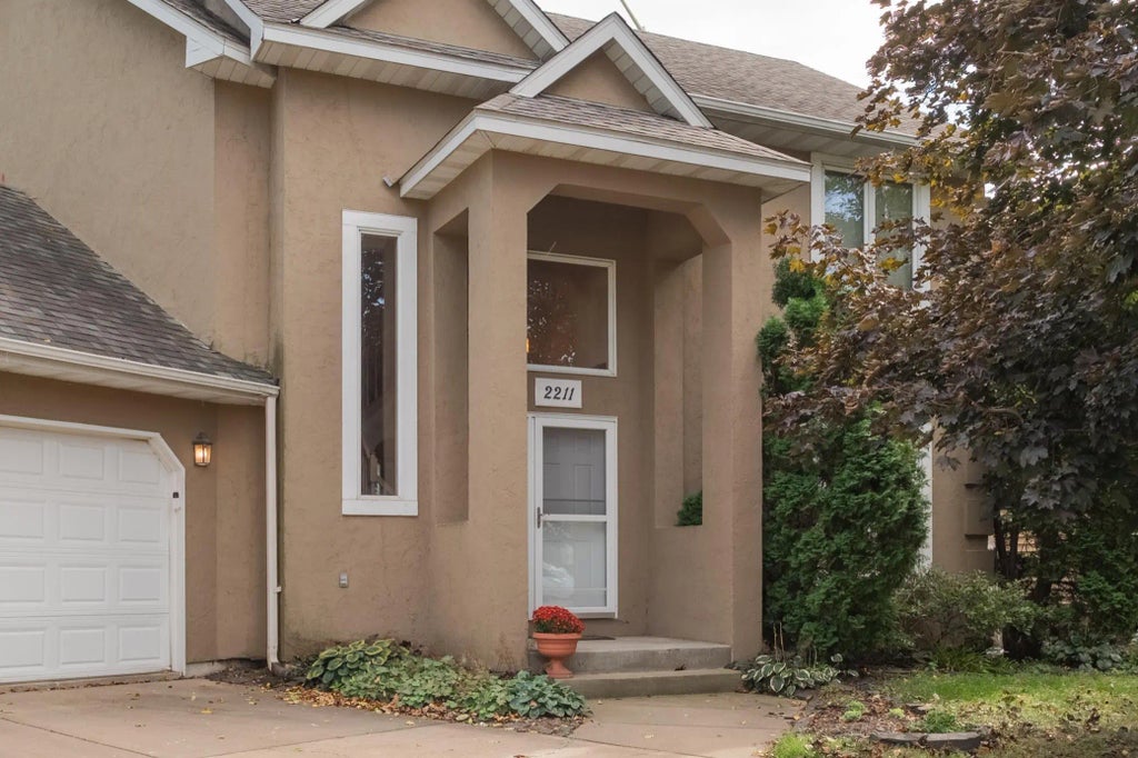 2211 Brittany Court, New Brighton