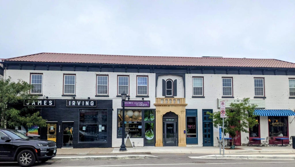 1600 W Lake Street, Minneapolis