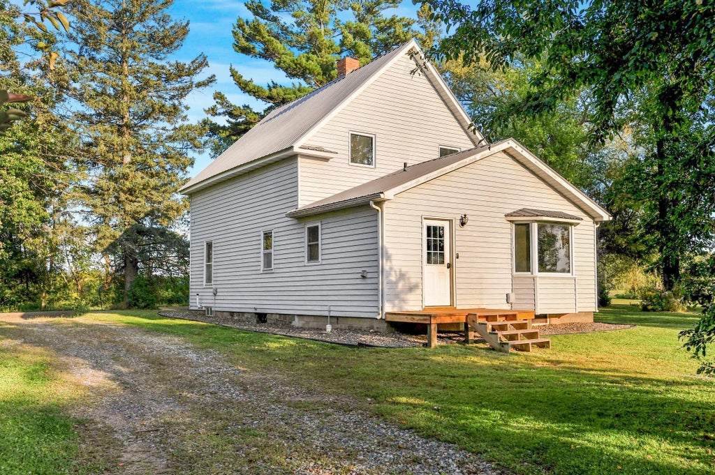 46235 20th Avenue, East Side Twp