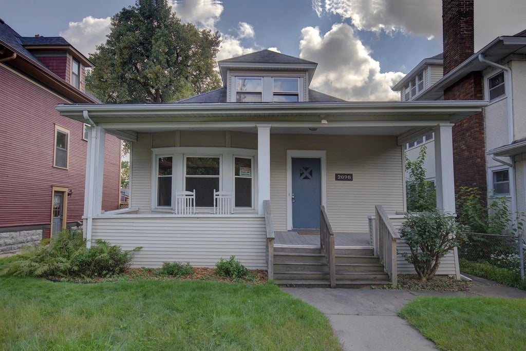 2098 Marshall Avenue, Saint Paul