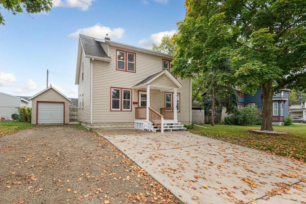 421 S Oak Avenue, Owatonna