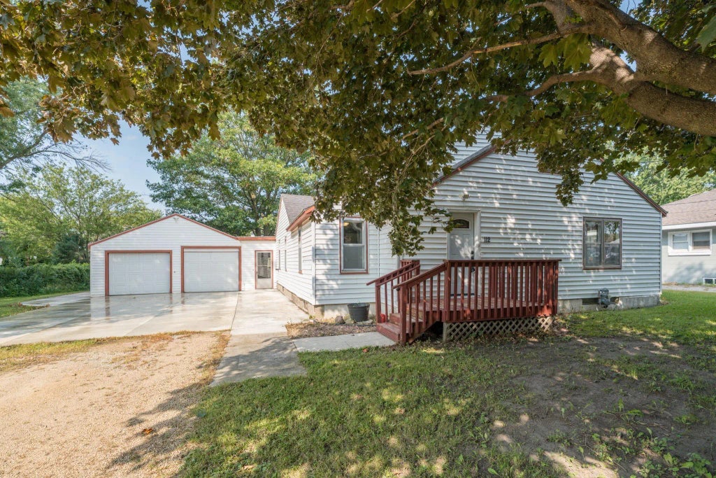 112 S 3rd Street, Eagle Lake