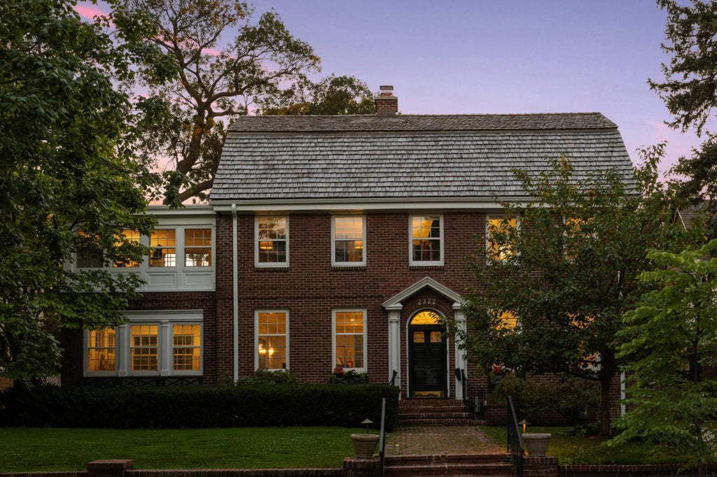 2322 Oliver Avenue S, Minneapolis