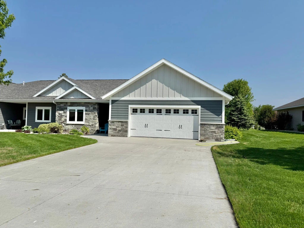 910 Lake Forest Circle, Detroit Lakes