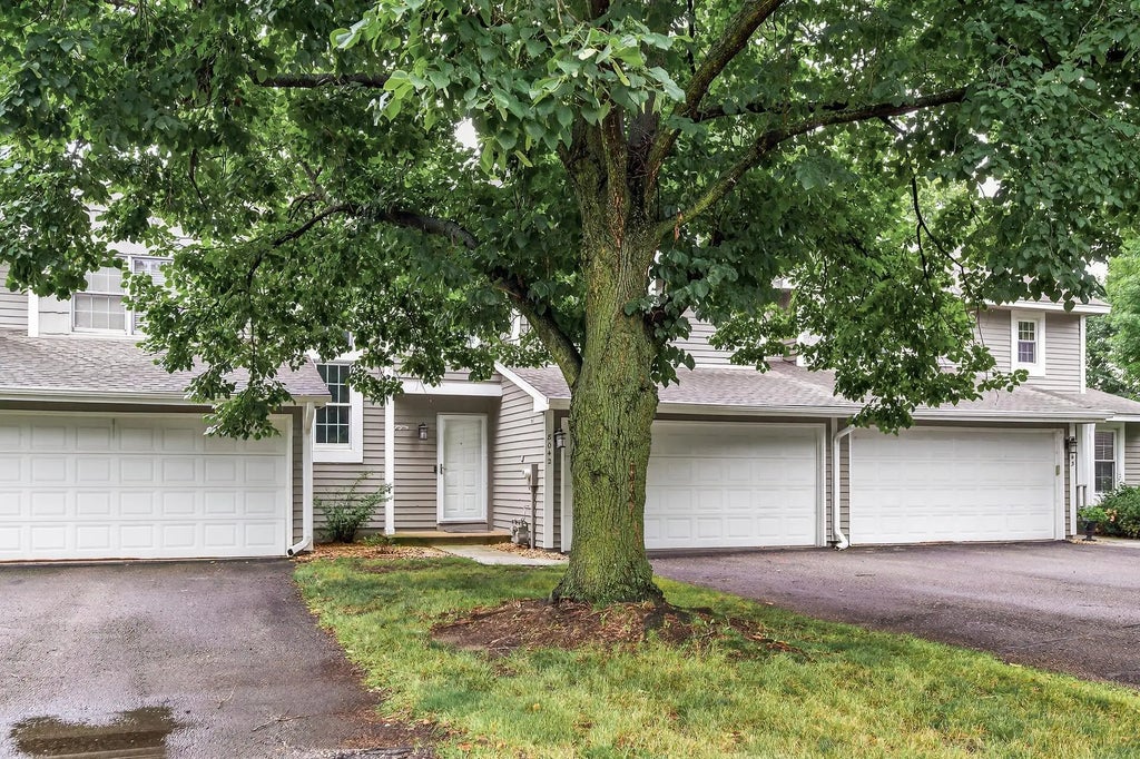 8042 Belair Lane, Eden Prairie