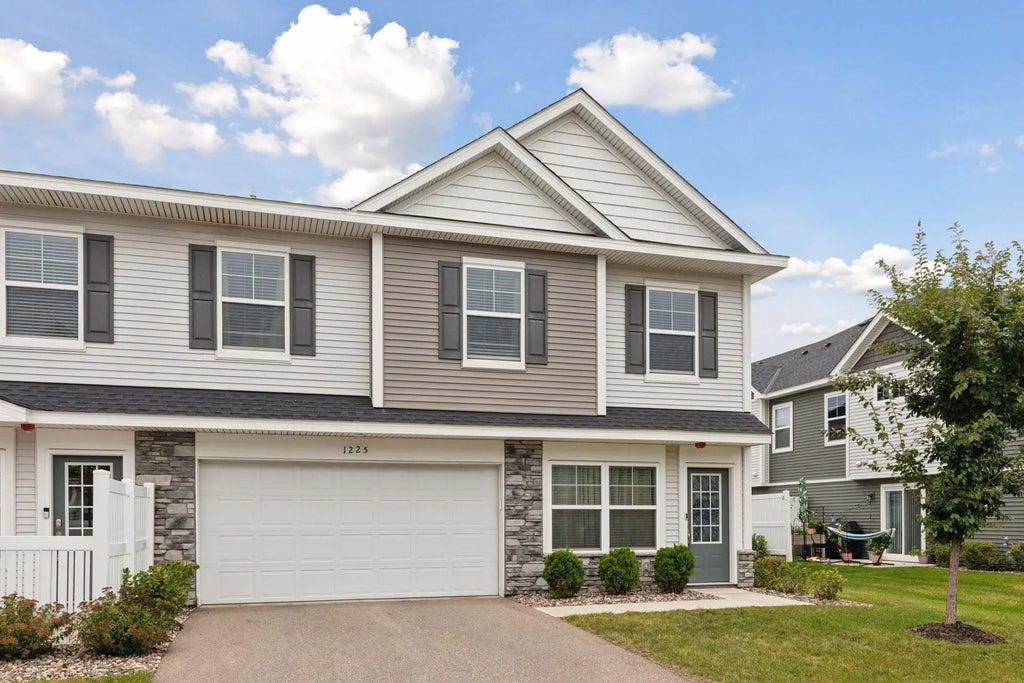 1225 Upper 142nd Street E, Rosemount