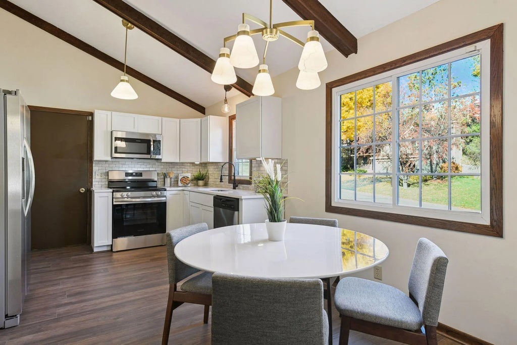 12525 Porcupine Court, Eden Prairie