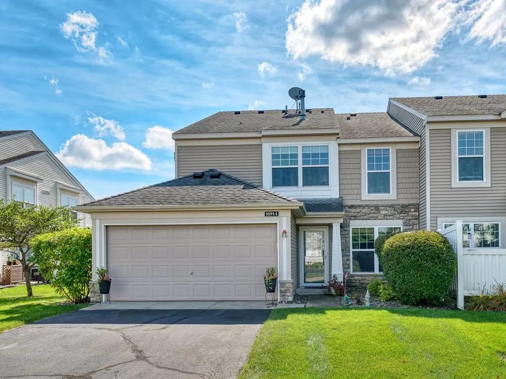 5091 149th Street N 1, Hugo