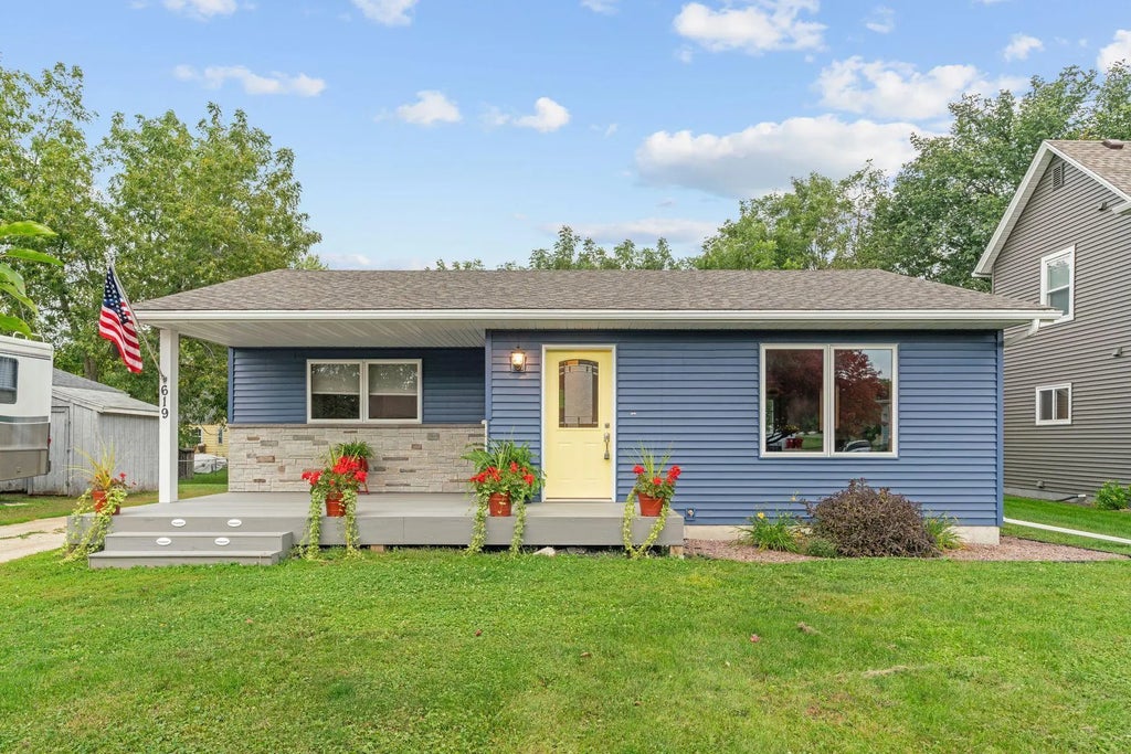 619 1st Avenue Sw, Pine Island