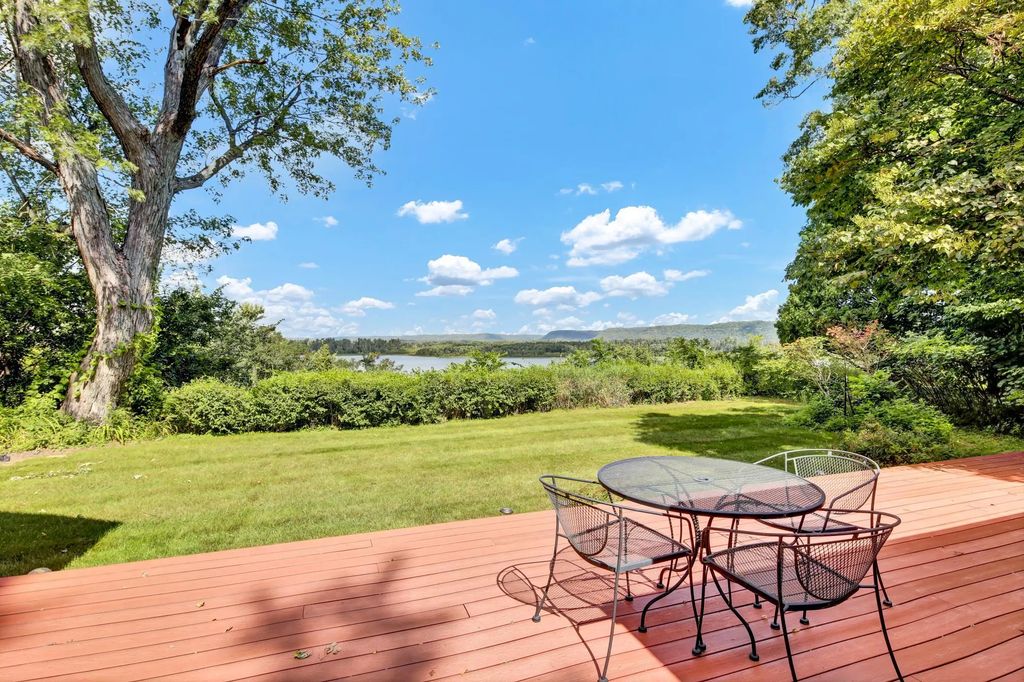 29923 Lakeview Avenue, Red Wing