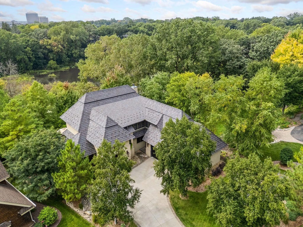 800 Westwood Drive S, Golden Valley