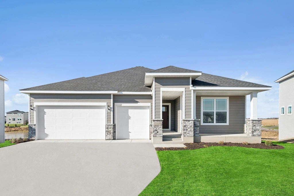 11649 Harbor Circle N, Dayton