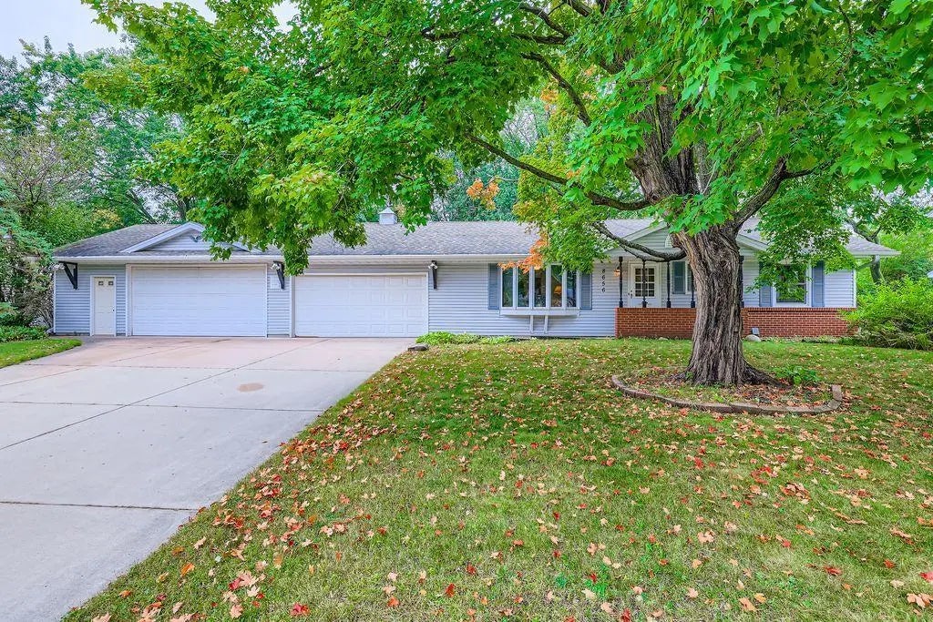 8656 Imperial Avenue S, Cottage Grove