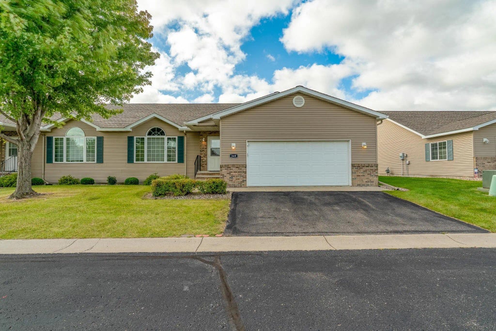 349 Gull Path, Mankato