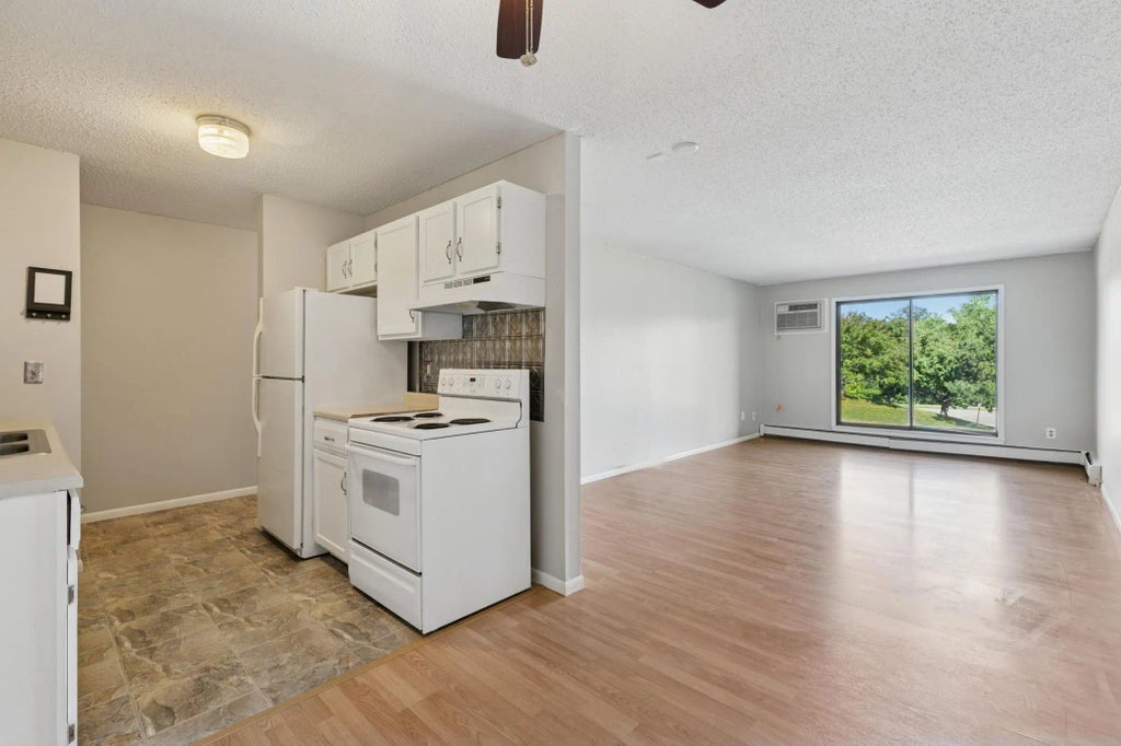 401 E Burnsville Parkway 106, Burnsville