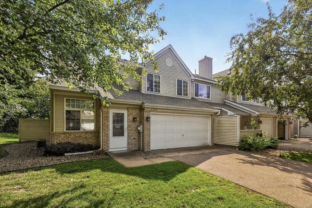 9245 Troon Court, Woodbury