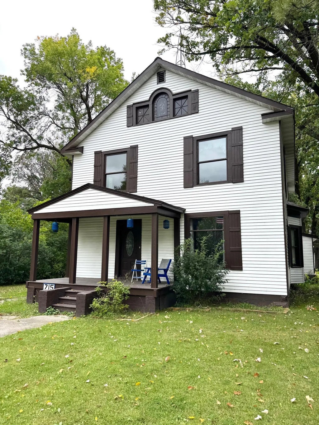 715 Lake Street Ne, Warroad