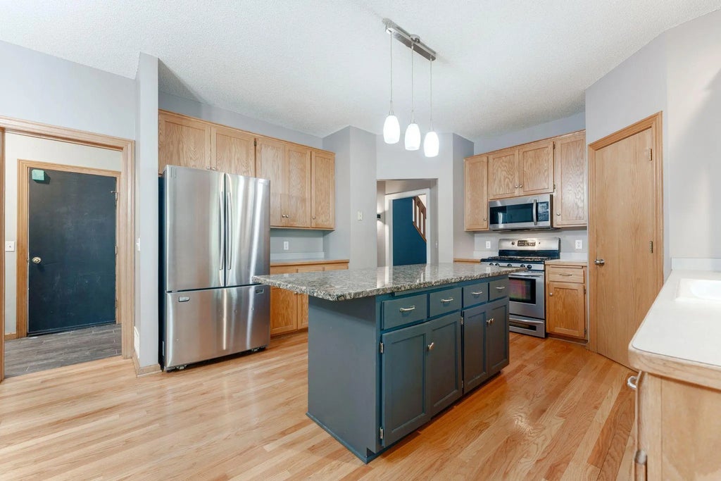 18720 Kanabec Court, Lakeville