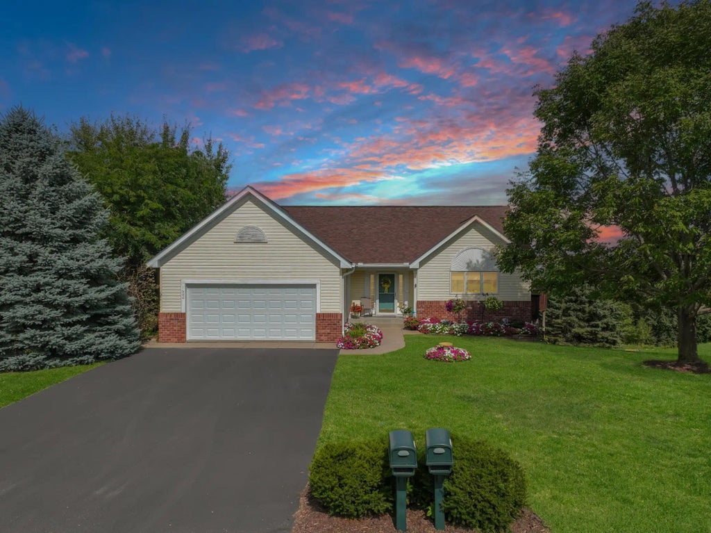 1600 Hallewood Boulevard, New Richmond