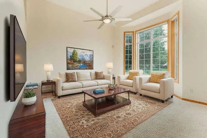 17583 Foxboro Lane, Lakeville