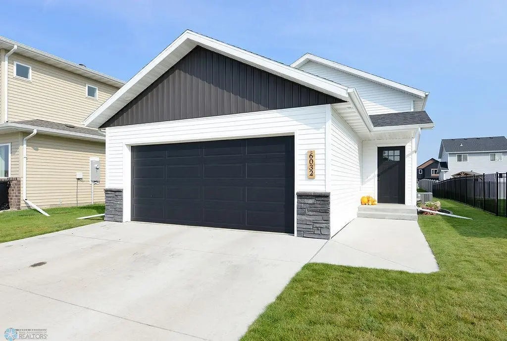 6032 80th Avenue S, Horace