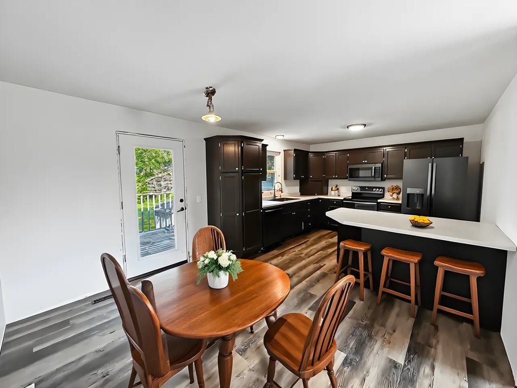 7192 21st Avenue Nw, Pennock