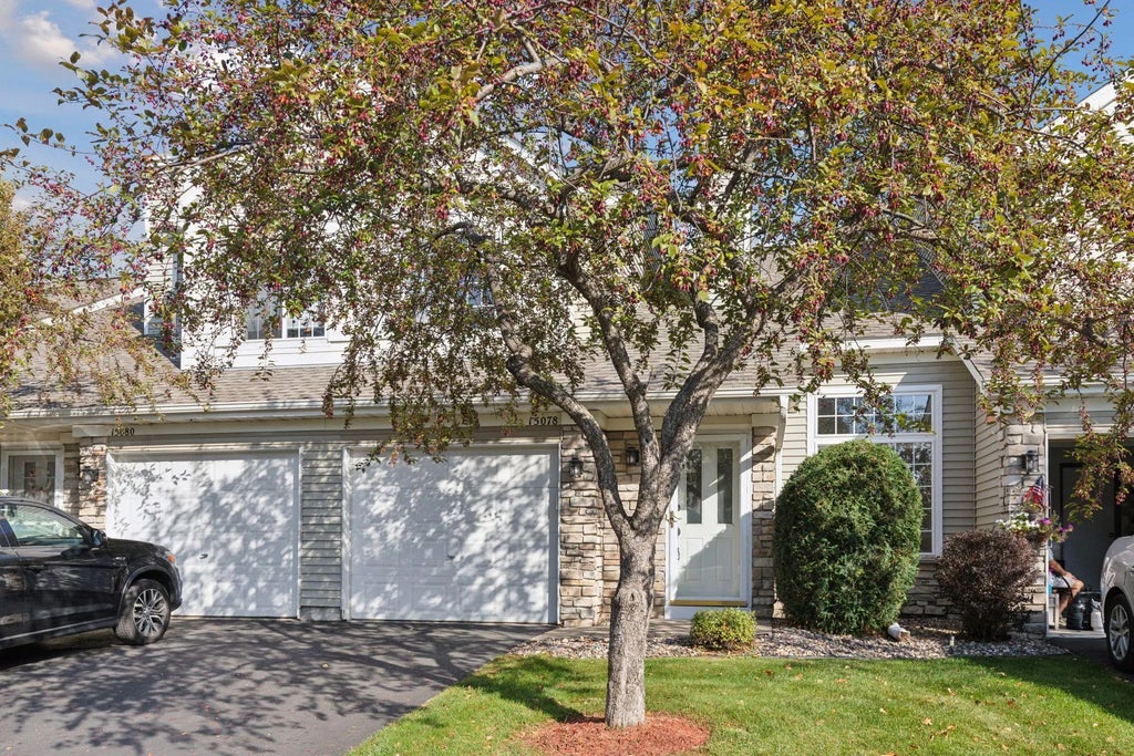 15078 Dunwood Trail 33, Apple Valley