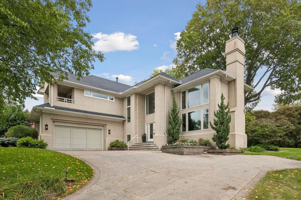 2323 Huntington Point Road W, Minnetonka Beach