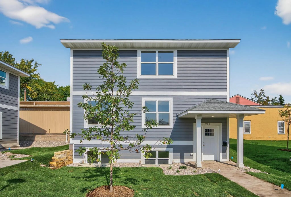 215 N Walnut Street, Chaska