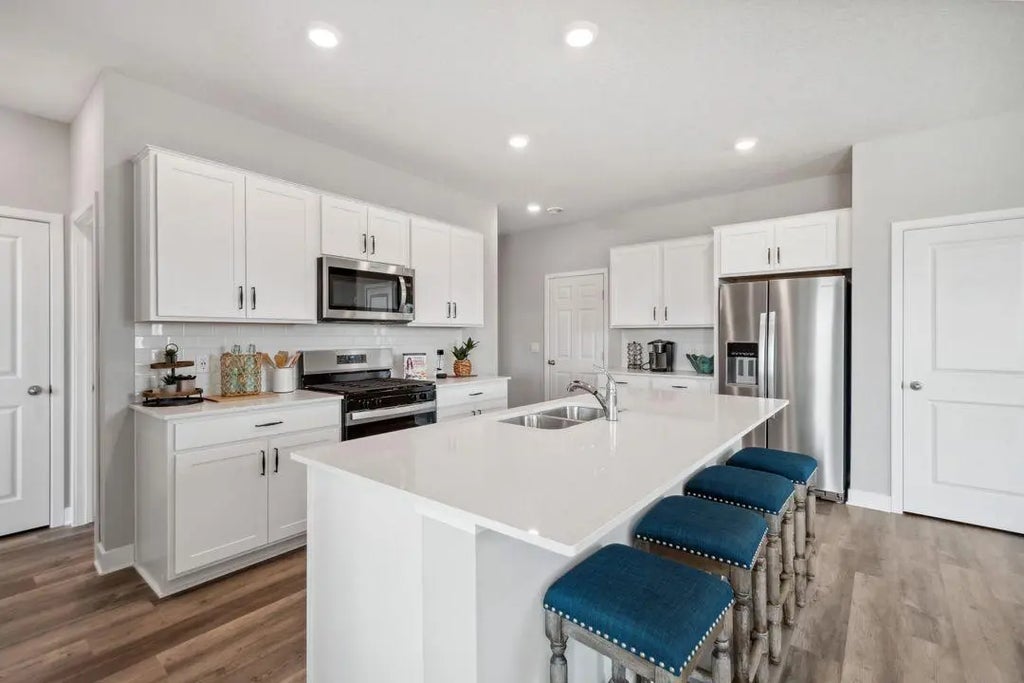 23438 Marshview Drive, Rogers